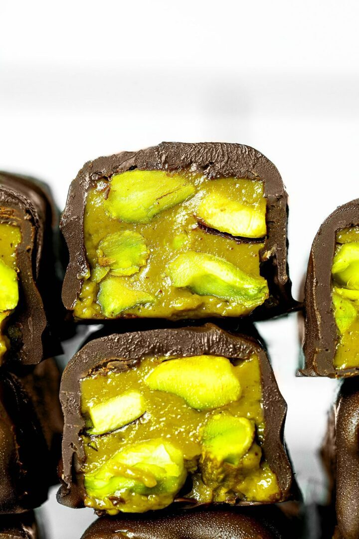 Pistachio protein chocolate bars