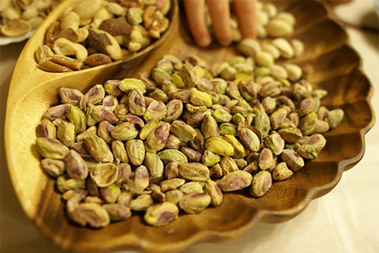 Consuming pistachios can improve eye health
