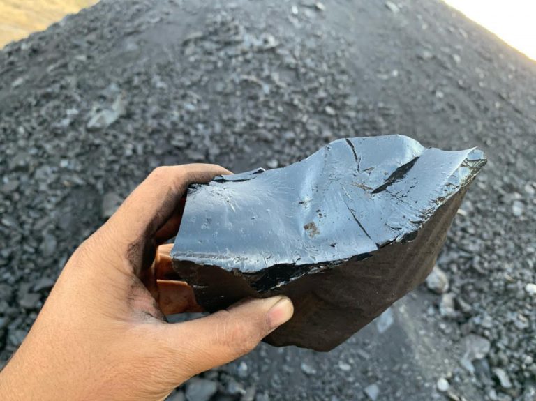 Natural Asphalt (Gilsonite)